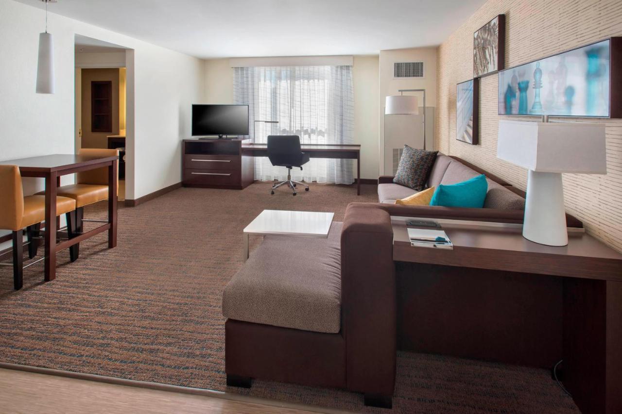 Hotel By Marriott Boston Bridgewater