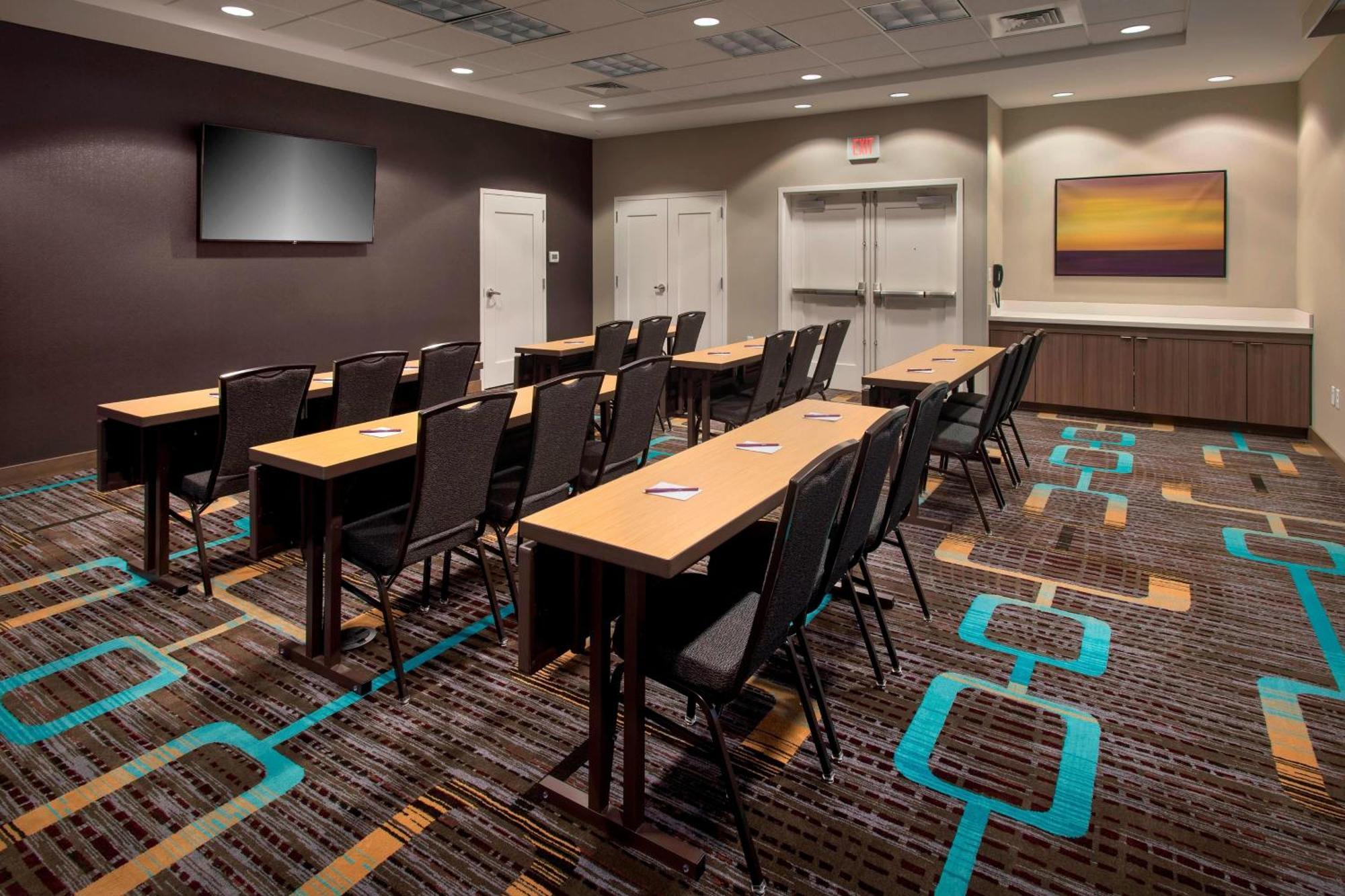 By Marriott Boston Bridgewater Hotel