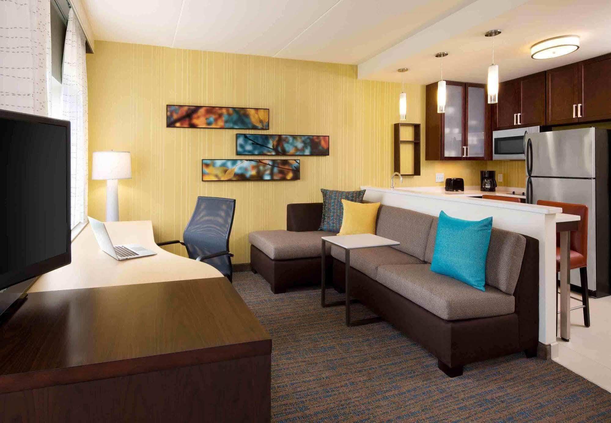 By Marriott Boston Bridgewater 3*
